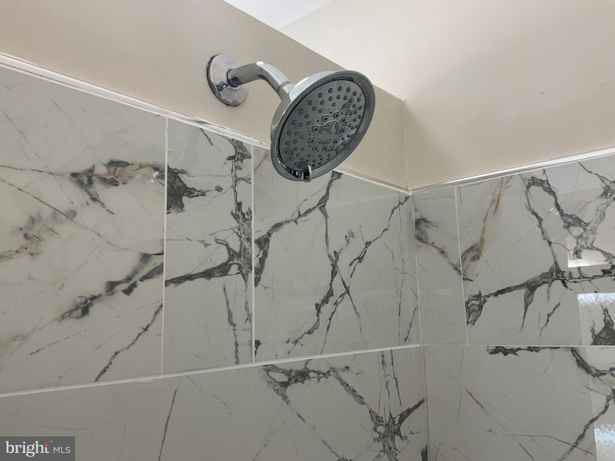 NEW TOWN - Residential Lease