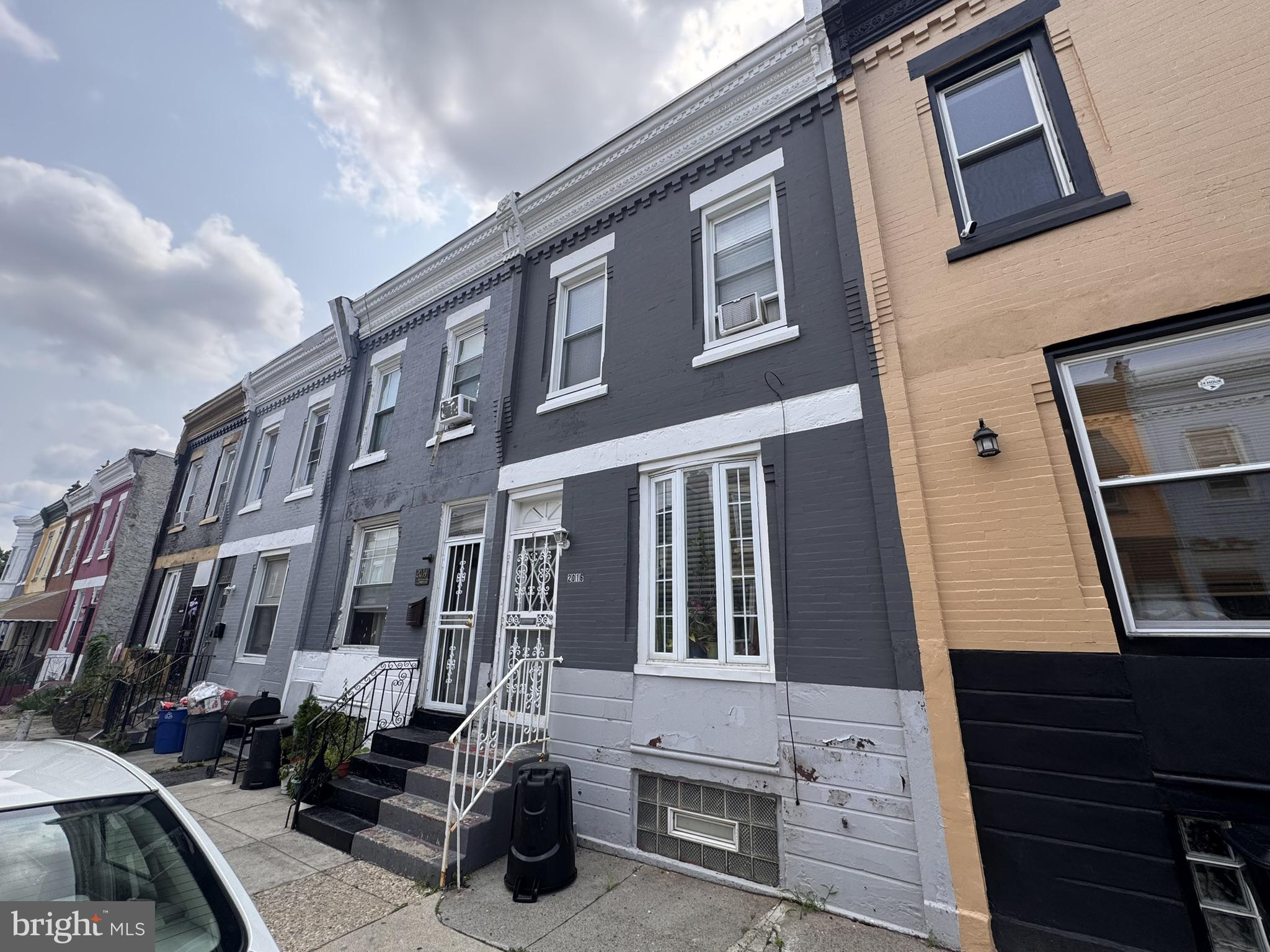2016 W BOSTON STREET