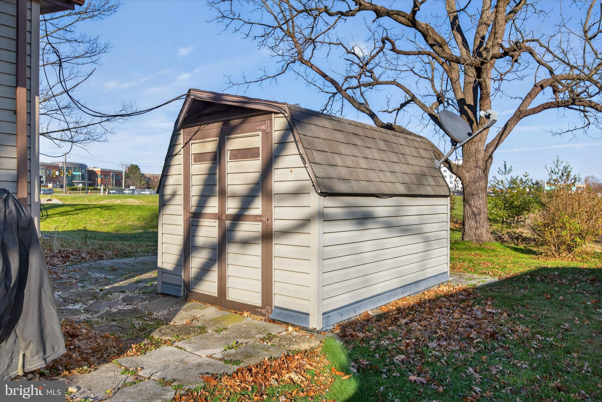 VILLAGES AT GREENFIELD - Residential