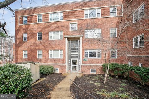 Photo of 1315 N Ode Street #704, ARLINGTON, VA 22209 (MLS # VAAR2068552)