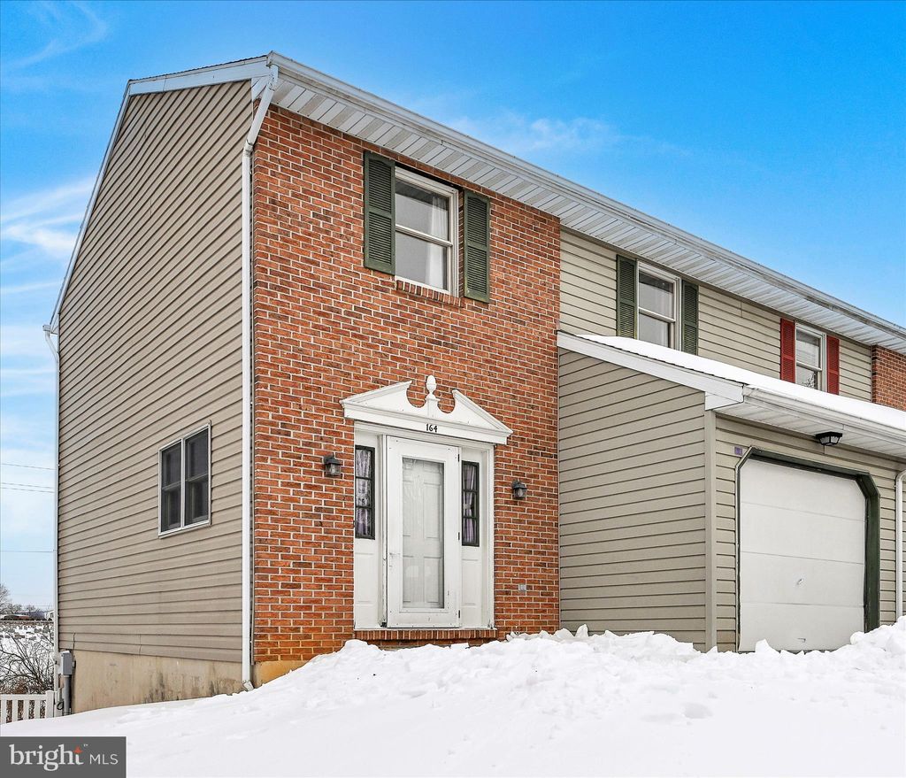 Photo of 164 Linda Terrace, EPHRATA, PA 17522 (MLS # PALA2082460)