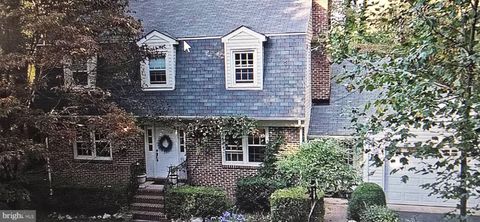 Photo of 6990 Ivy Hill Drive, WARRENTON, VA 20187 (MLS # VAFQ2021784)