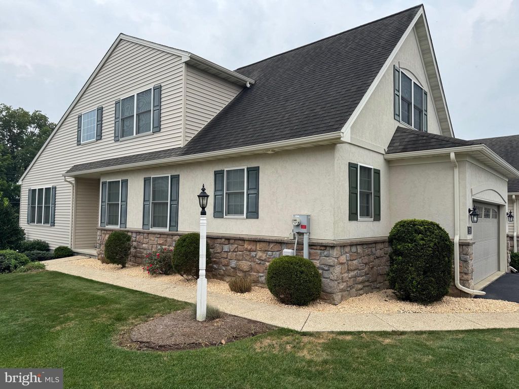 Photo of 530 Whitechapel Road, LANCASTER, PA 17603 (MLS # PALA2074338)