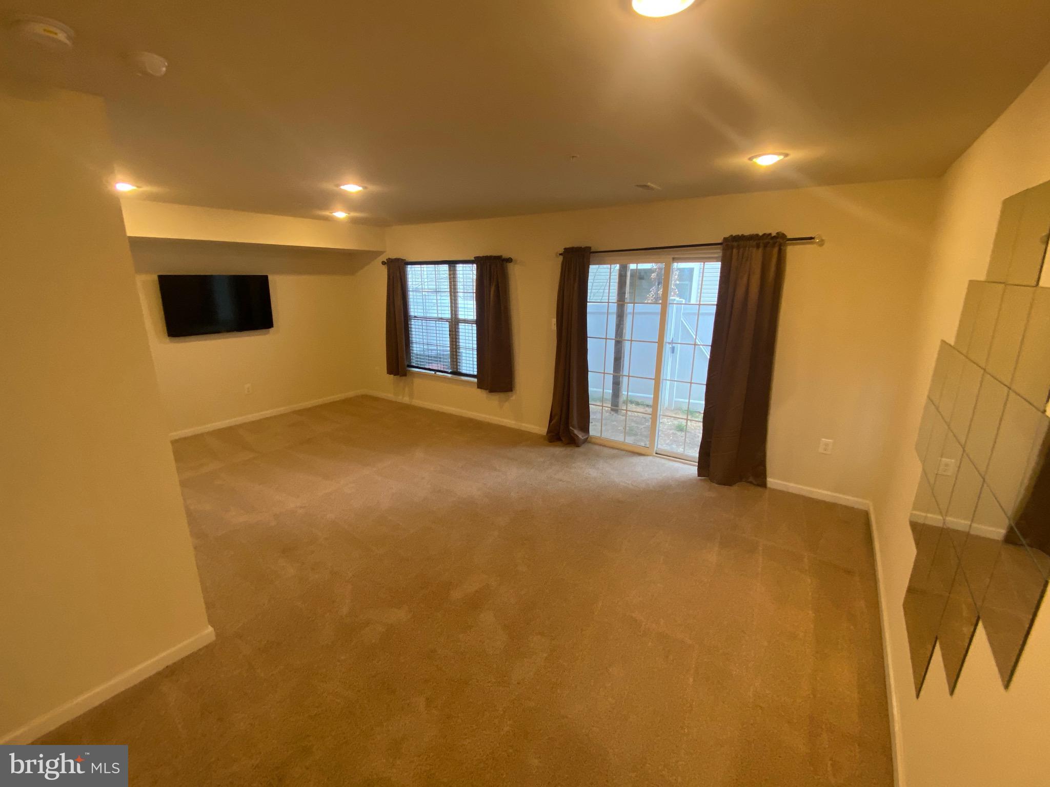 BOYERS RIDGE - Residential Lease