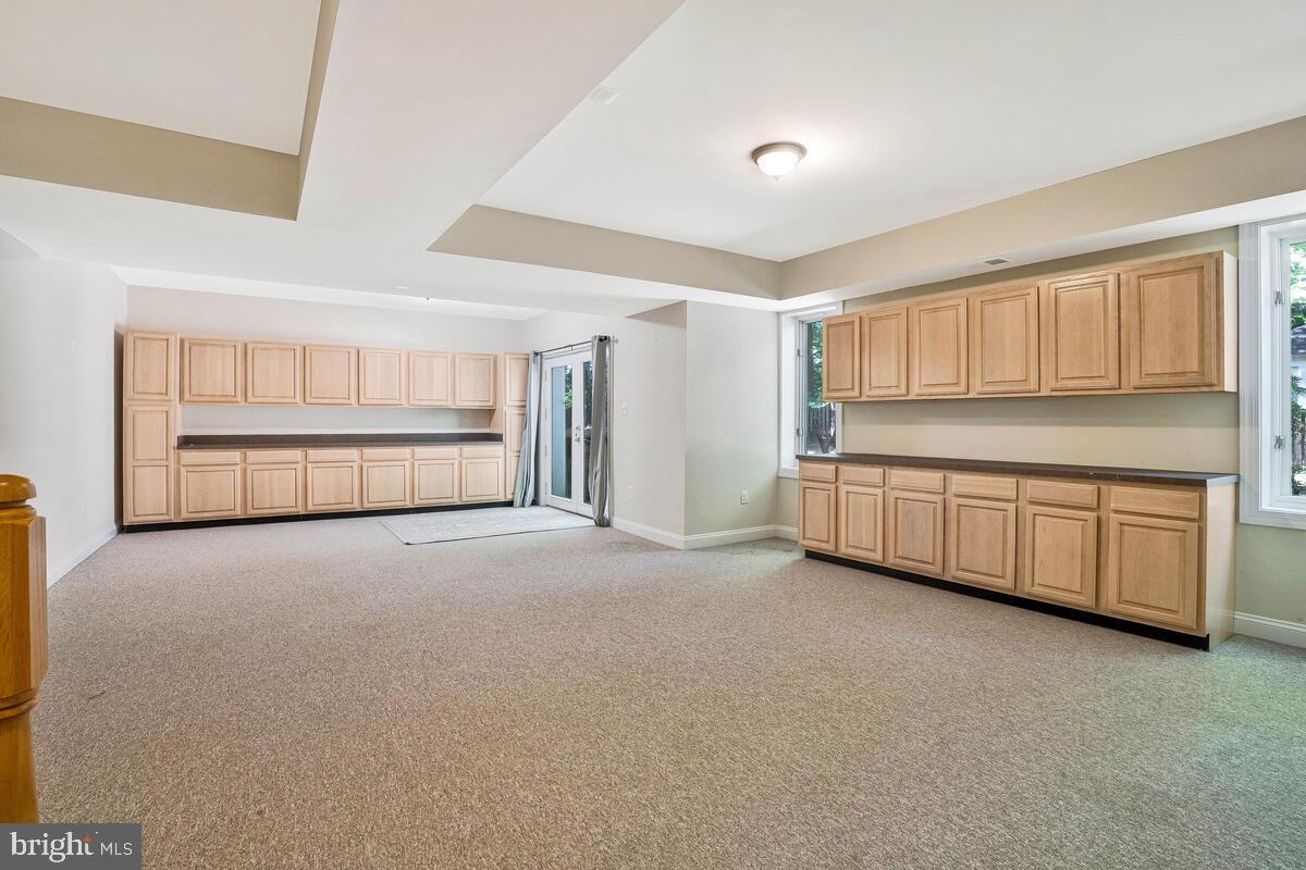 SENECA KNOLL - Residential Lease