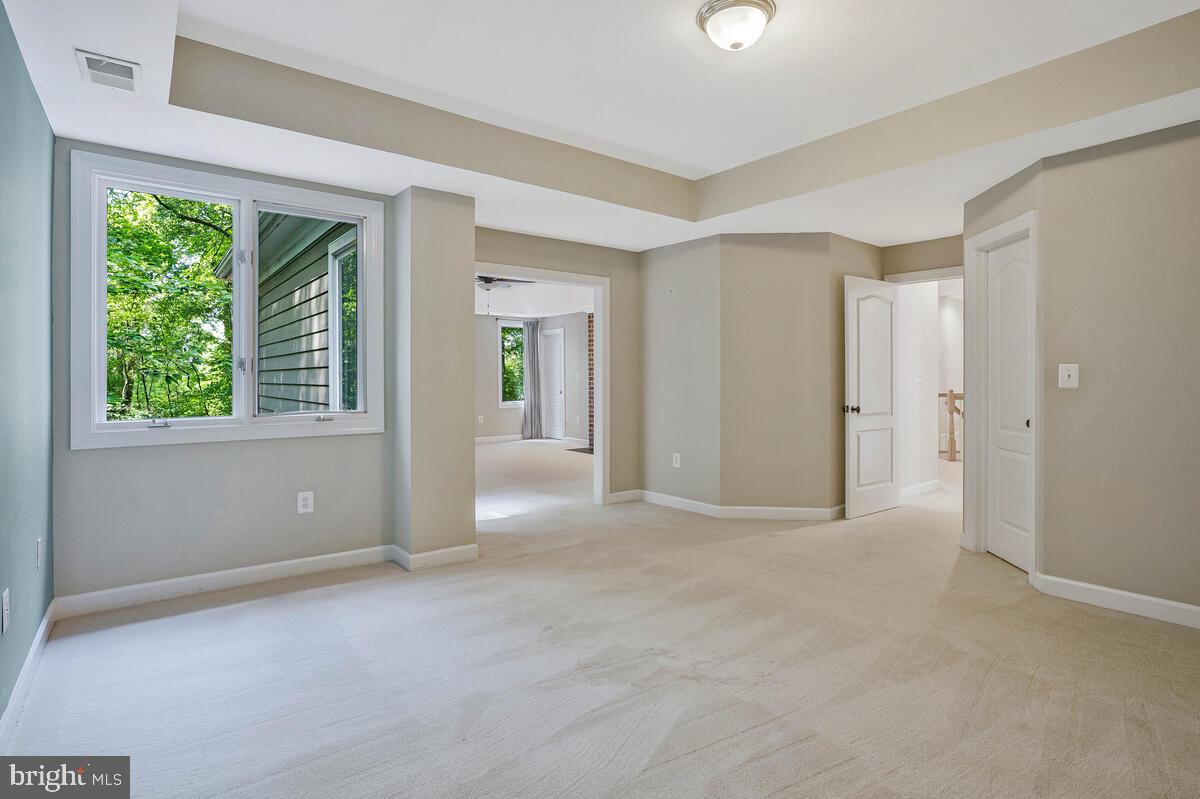 SENECA KNOLL - Residential Lease