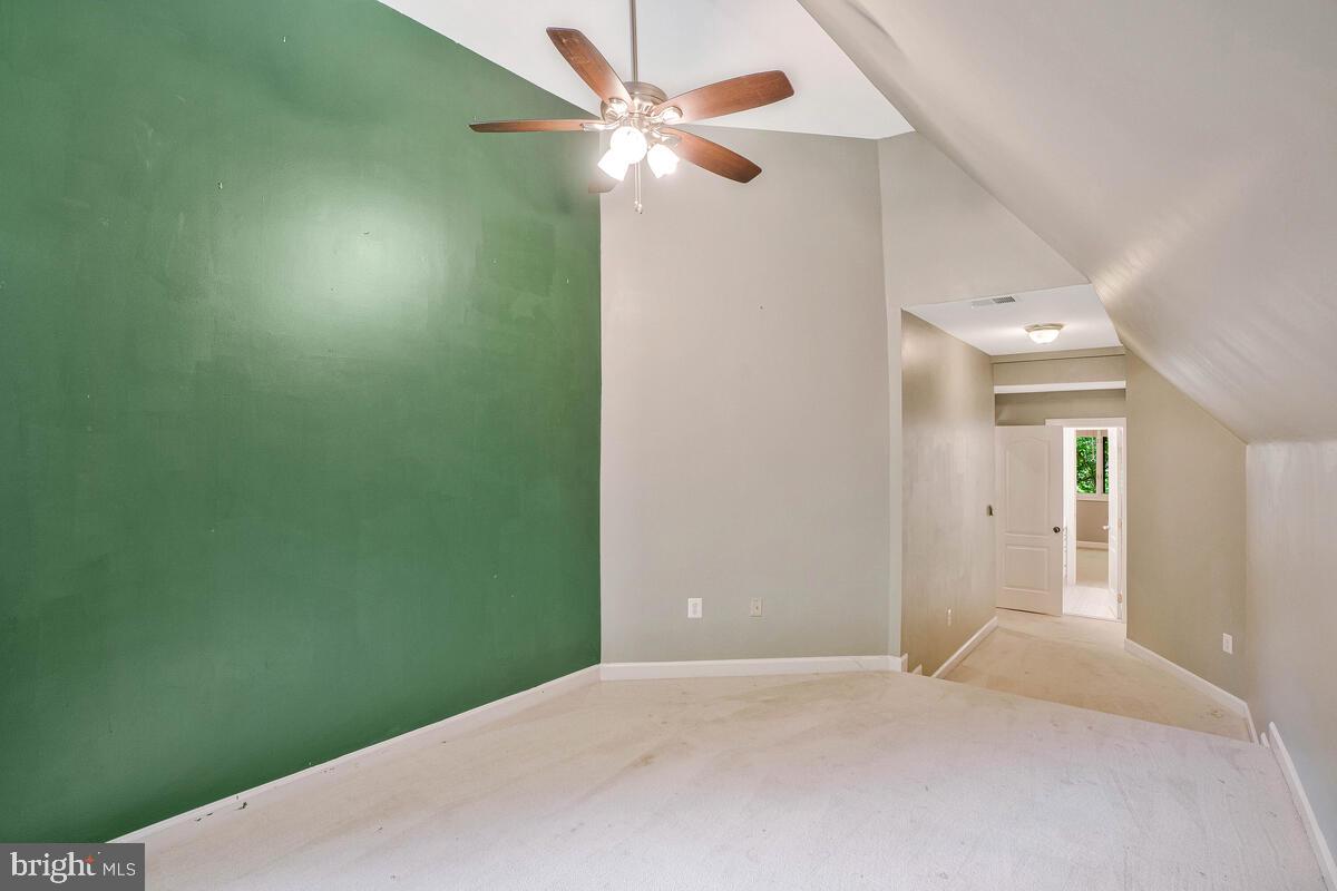 SENECA KNOLL - Residential Lease