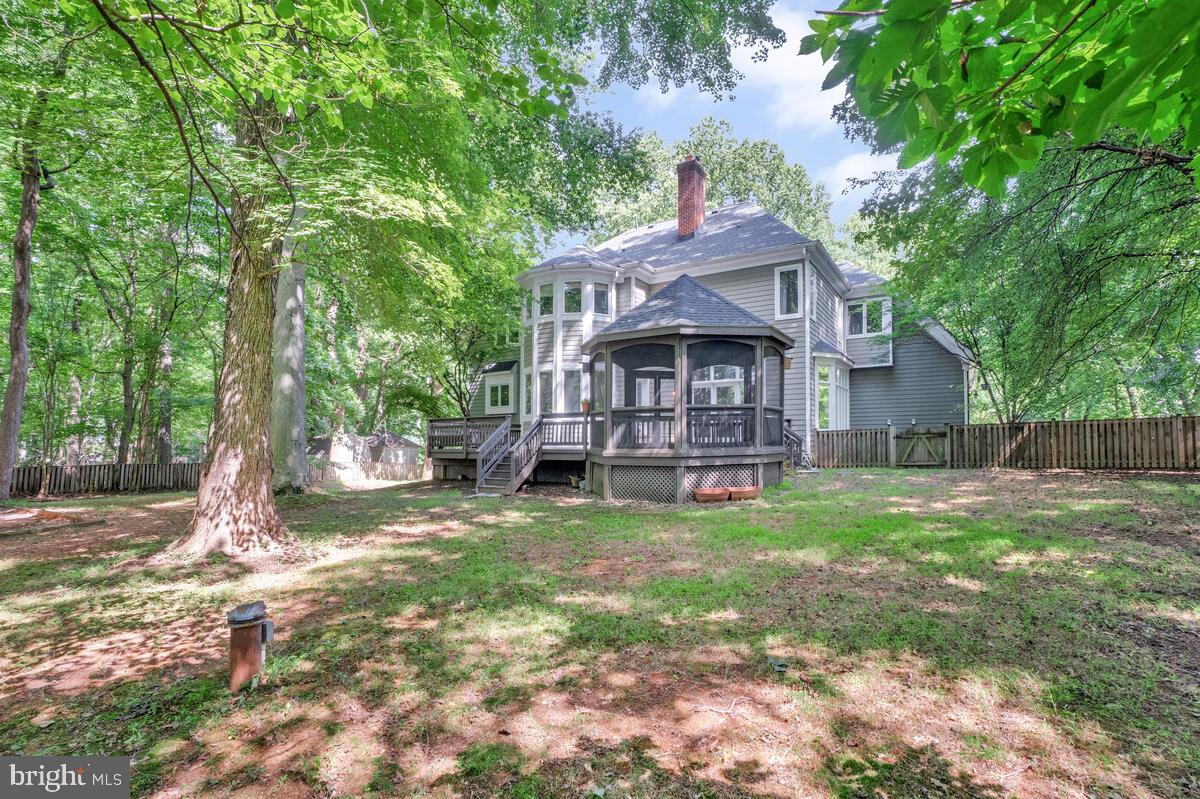 SENECA KNOLL - Residential Lease