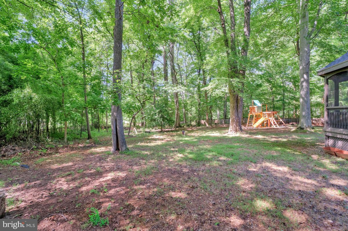 SENECA KNOLL - Residential Lease