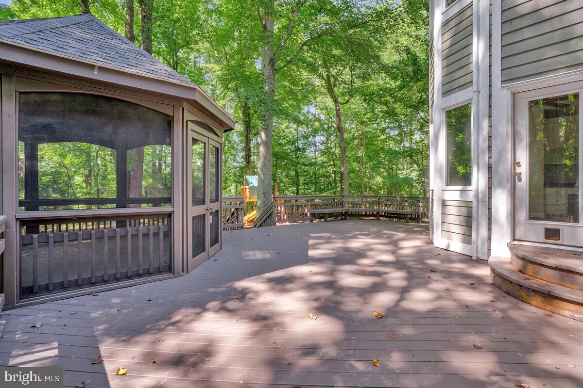 SENECA KNOLL - Residential Lease