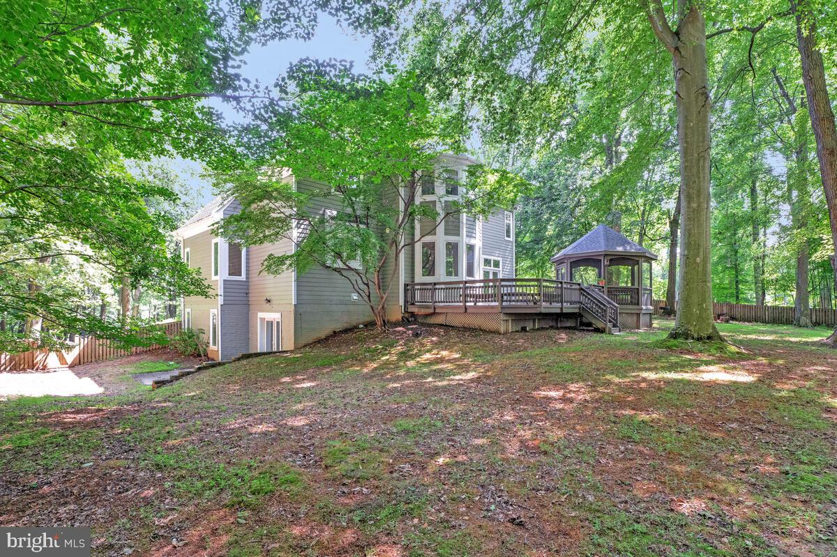 SENECA KNOLL - Residential Lease