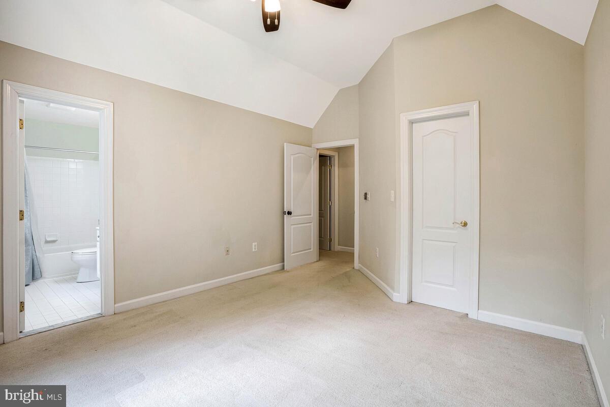 SENECA KNOLL - Residential Lease