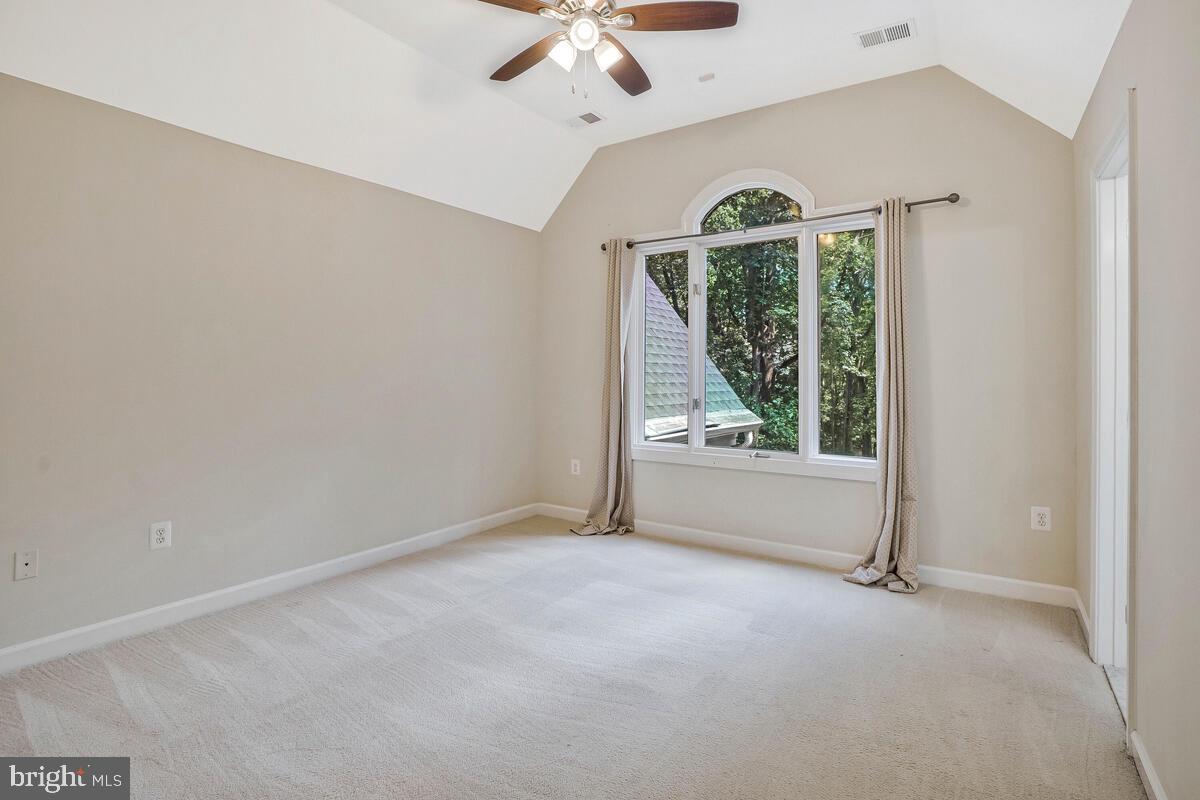 SENECA KNOLL - Residential Lease