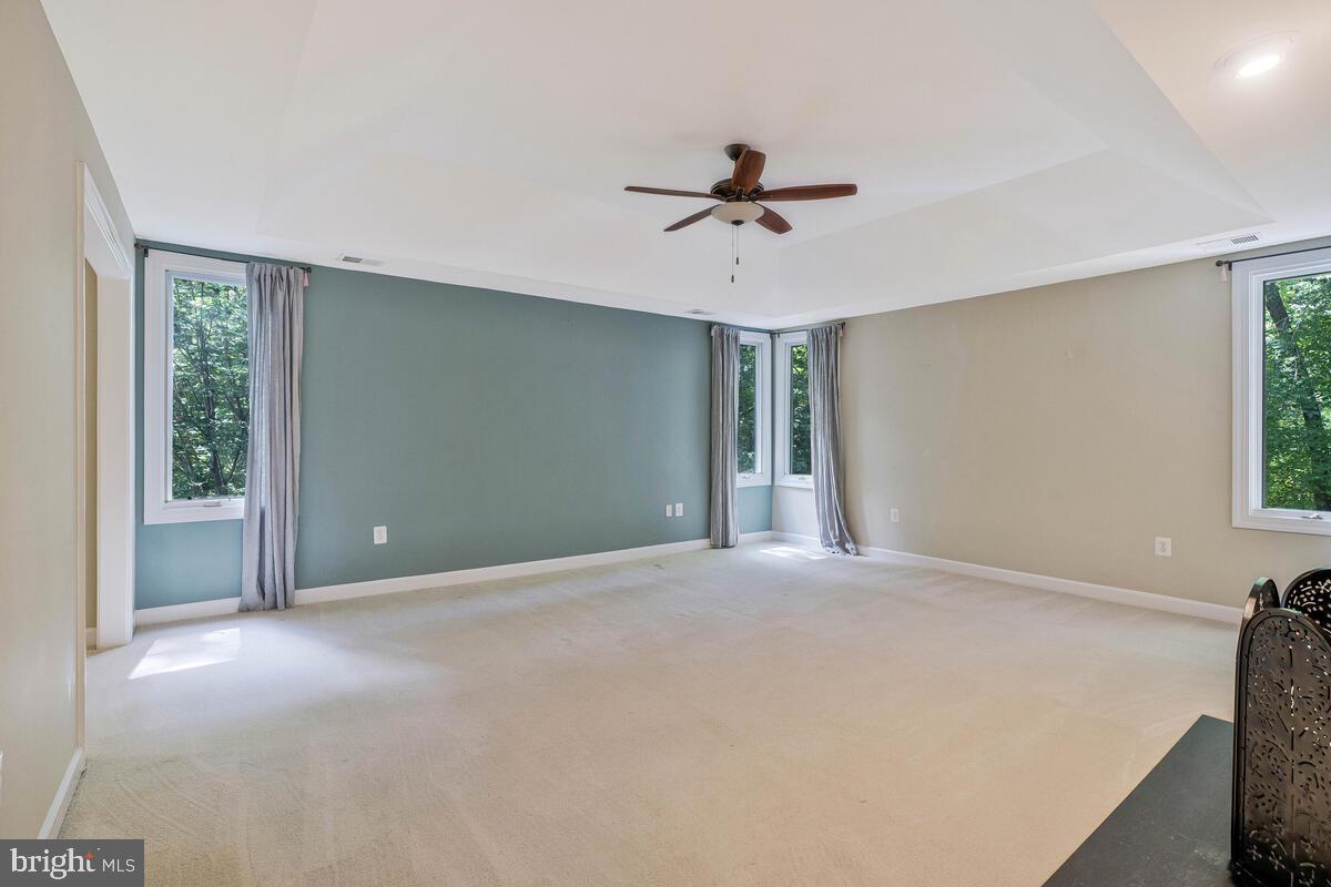 SENECA KNOLL - Residential Lease