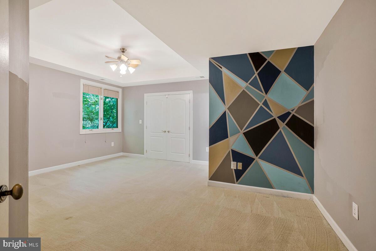 SENECA KNOLL - Residential Lease