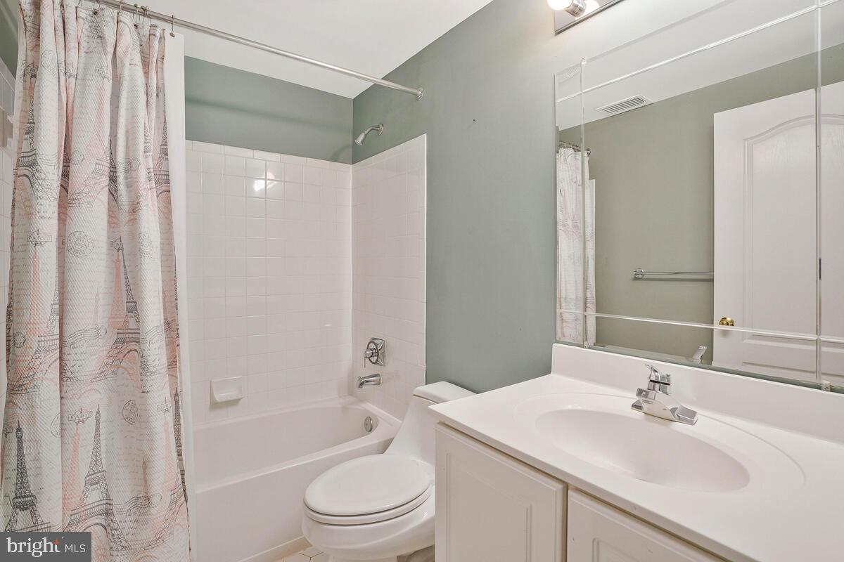 SENECA KNOLL - Residential Lease