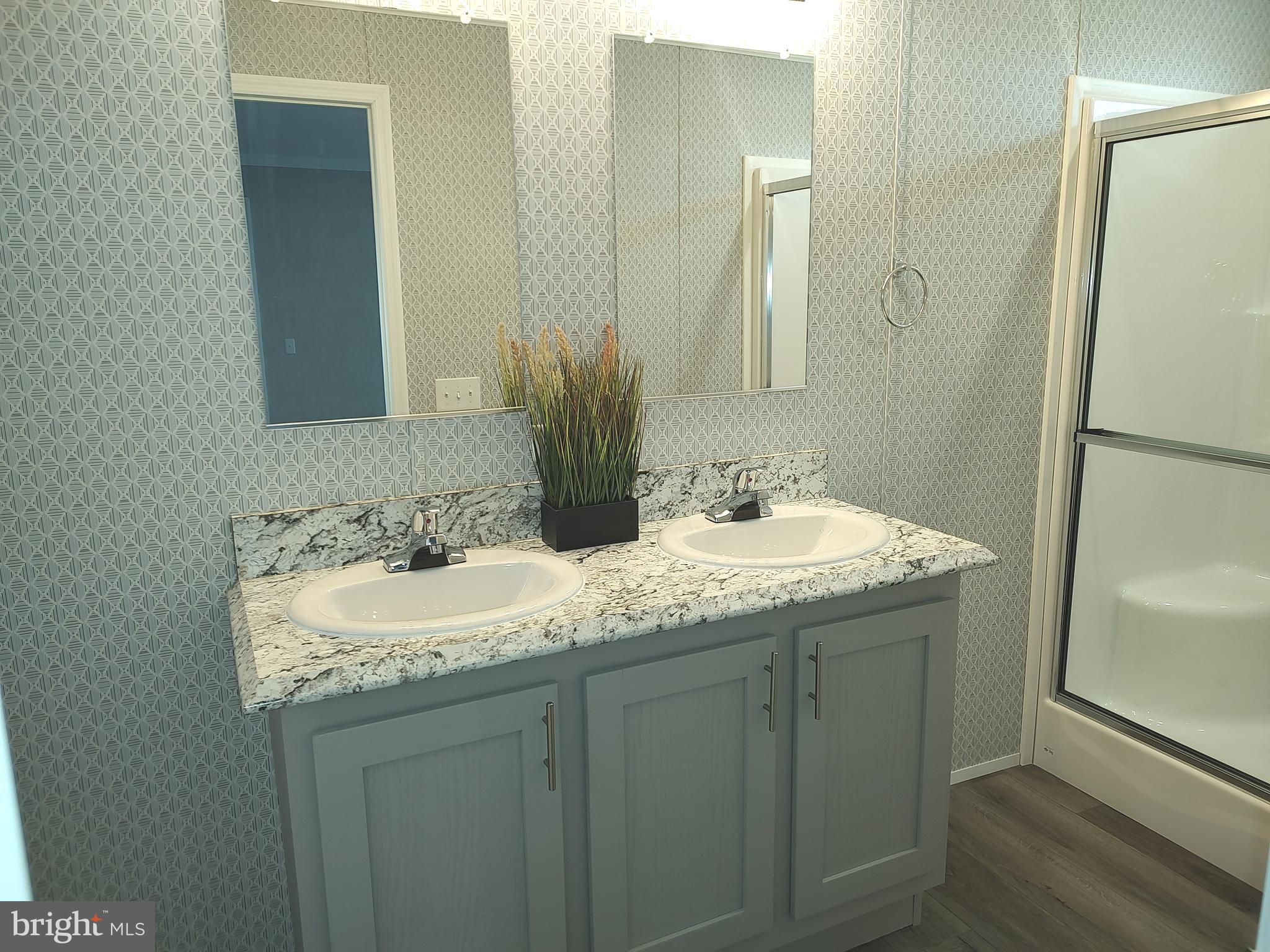 COLONIAL EAST MHP - Residential