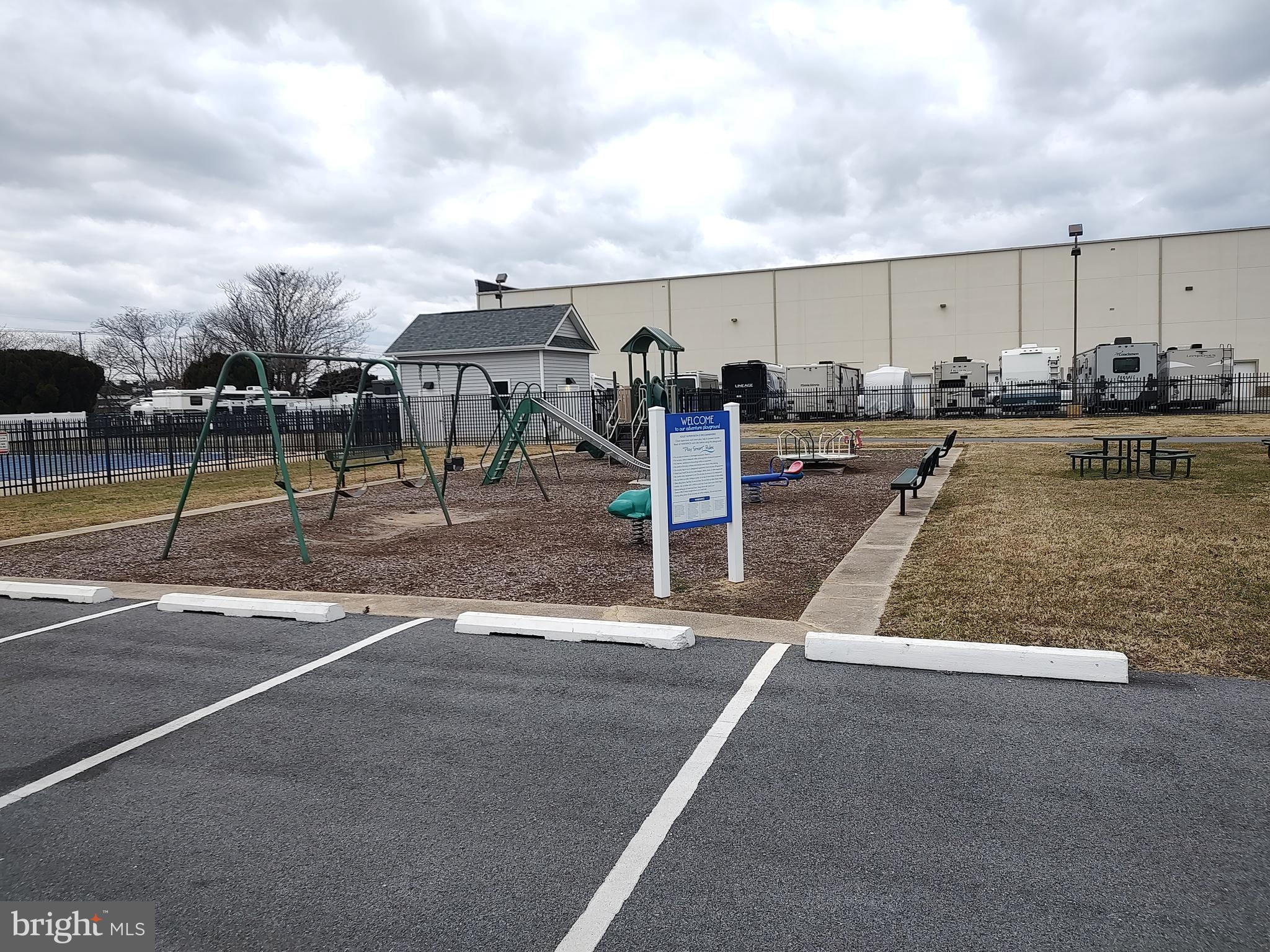 COLONIAL EAST MHP - Residential