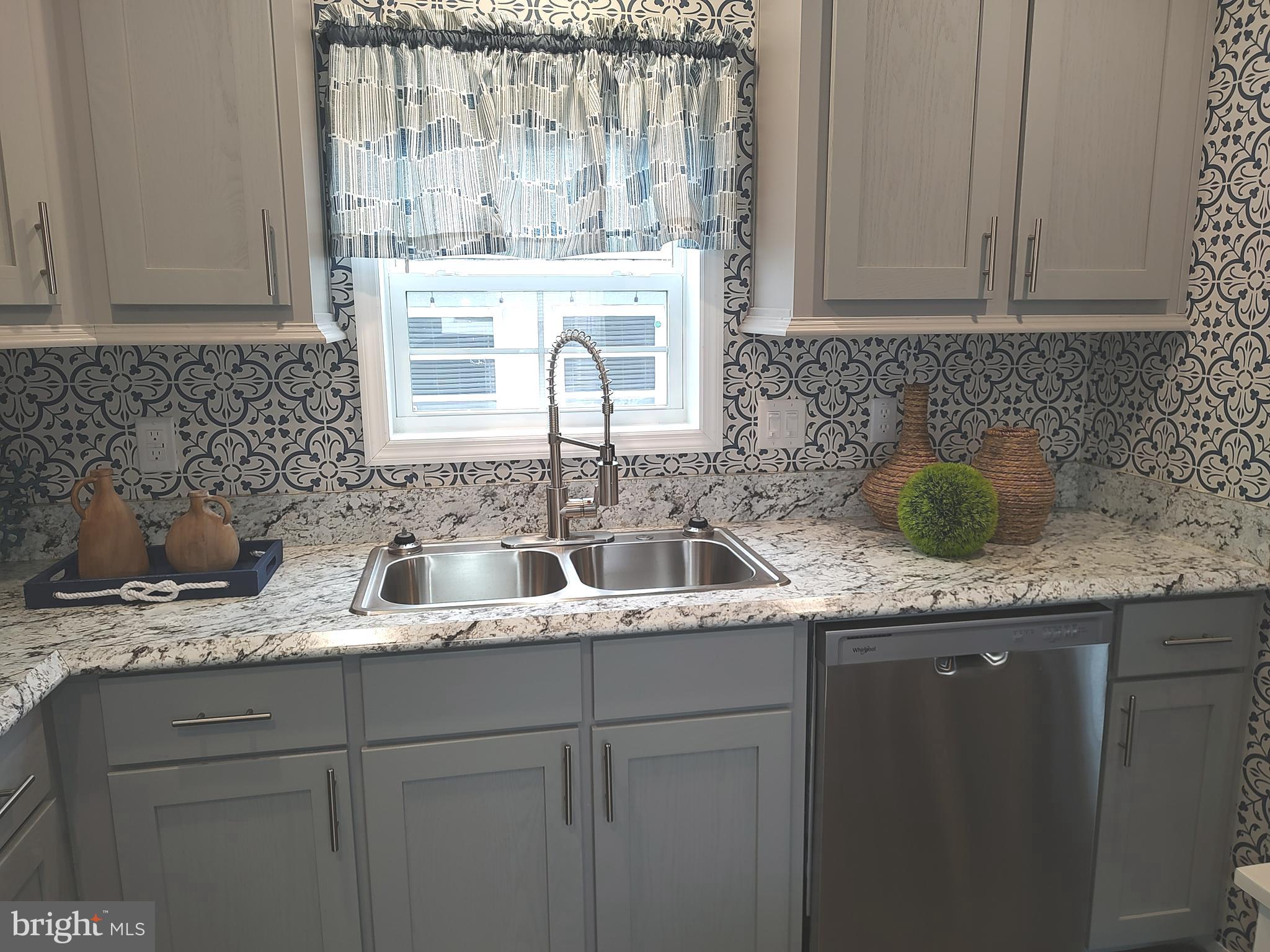 COLONIAL EAST MHP - Residential