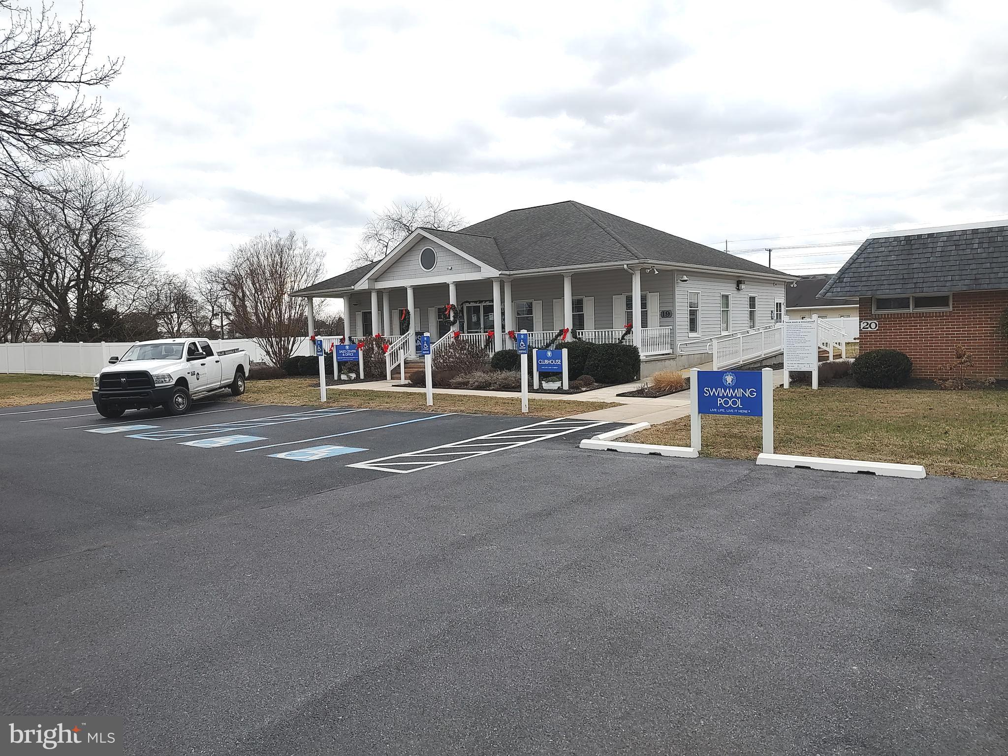 COLONIAL EAST MHP - Residential