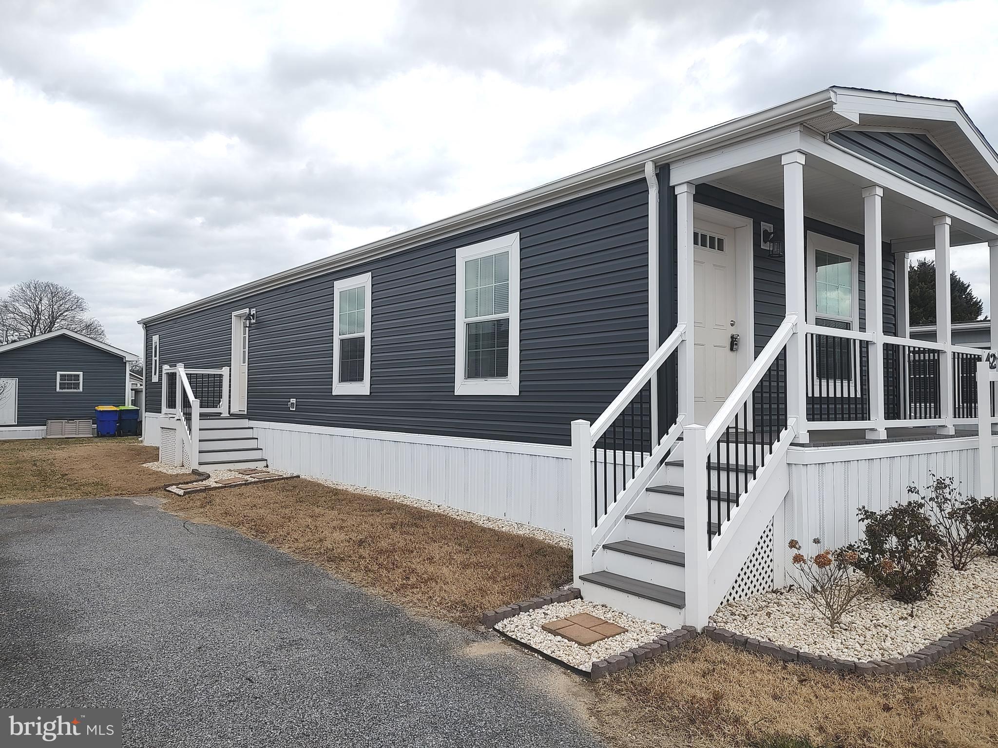 COLONIAL EAST MHP - Residential