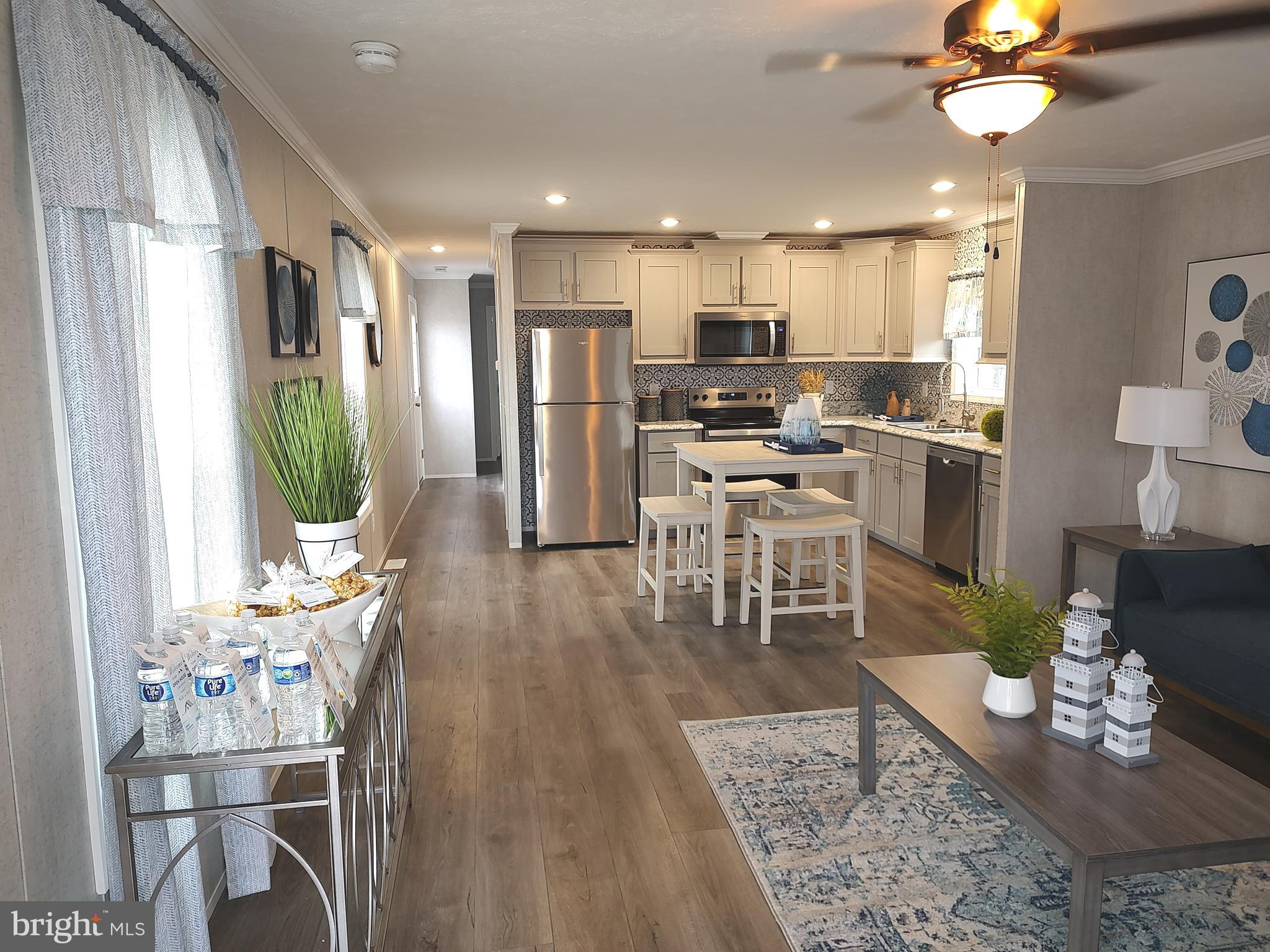 COLONIAL EAST MHP - Residential