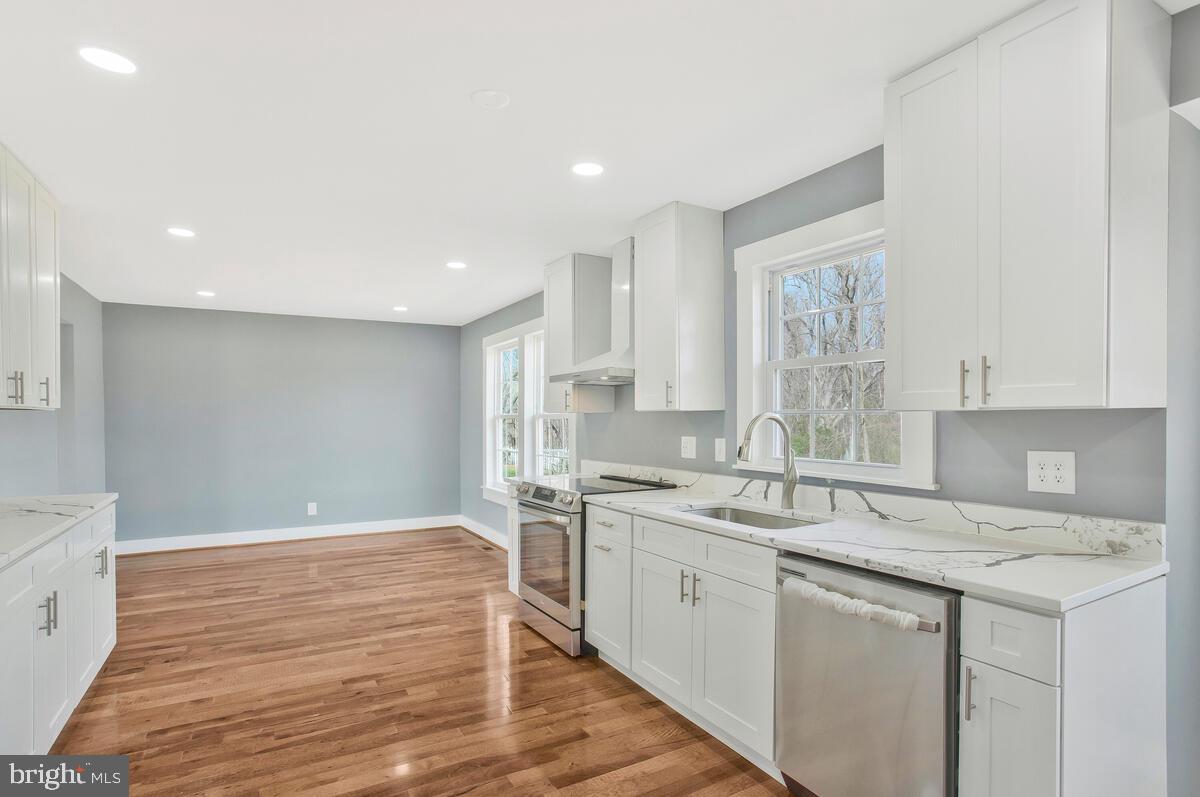 GRAYTON MANOR - Residential