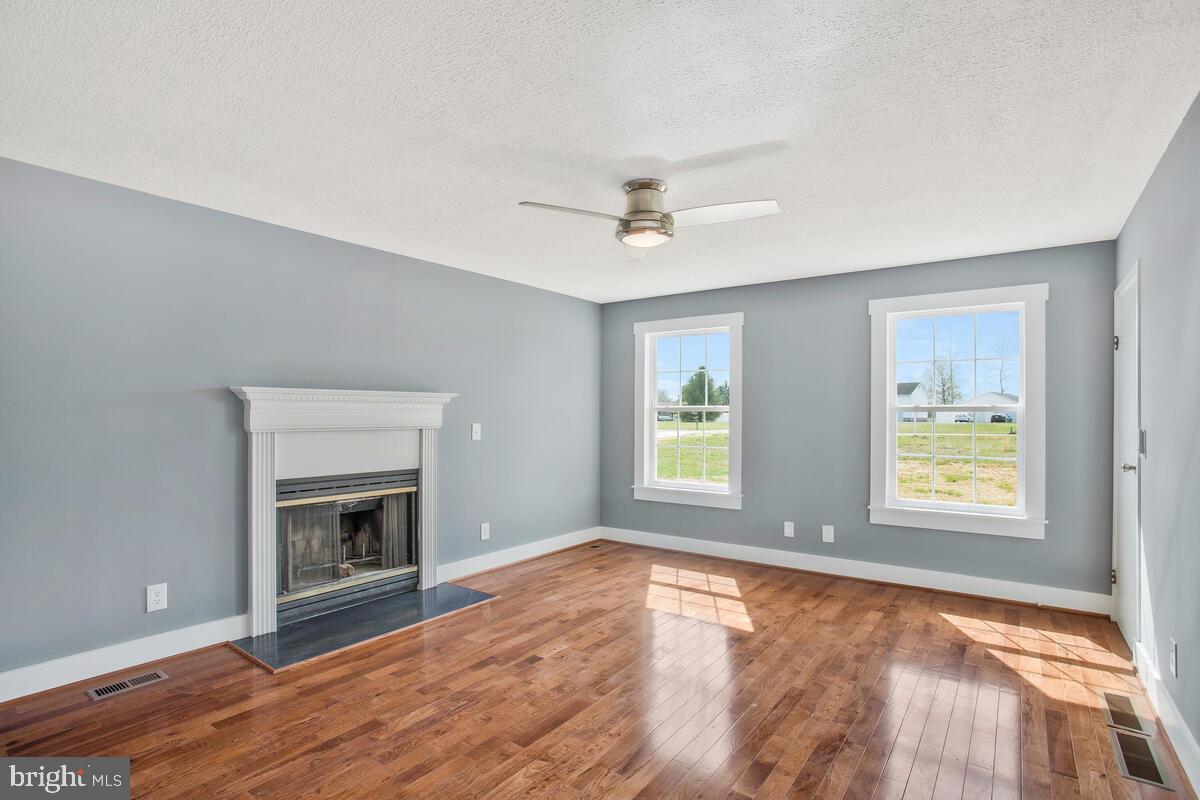 GRAYTON MANOR - Residential