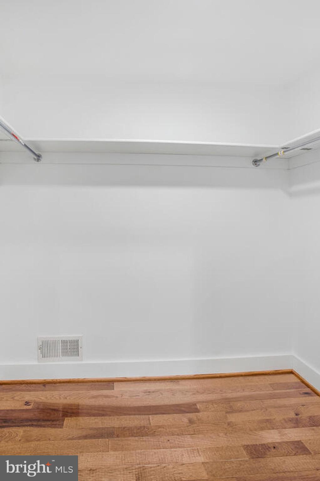 GRAYTON MANOR - Residential