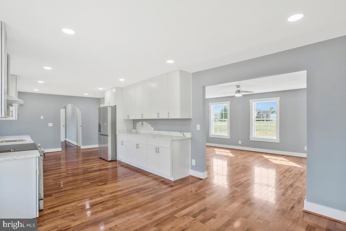 GRAYTON MANOR - Residential