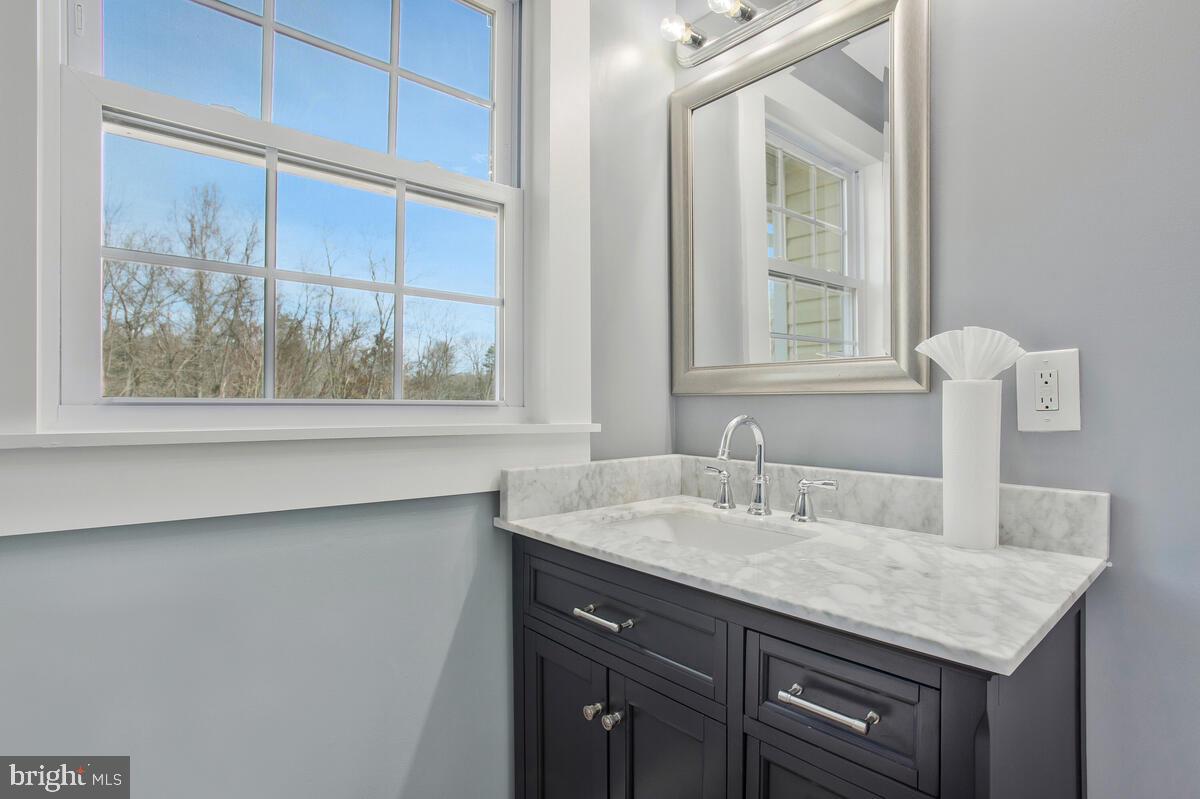 GRAYTON MANOR - Residential