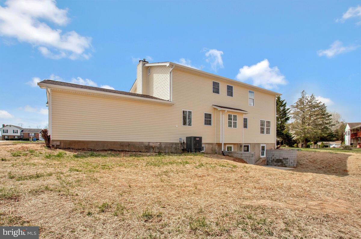 GRAYTON MANOR - Residential