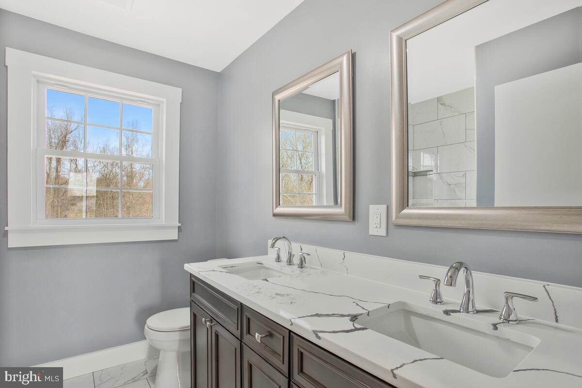 GRAYTON MANOR - Residential