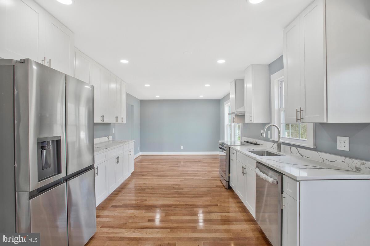 GRAYTON MANOR - Residential