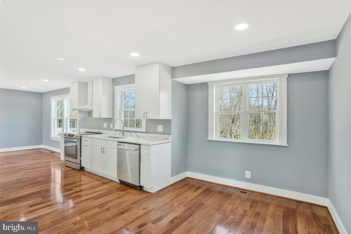 GRAYTON MANOR - Residential