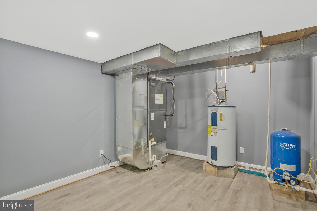 GRAYTON MANOR - Residential