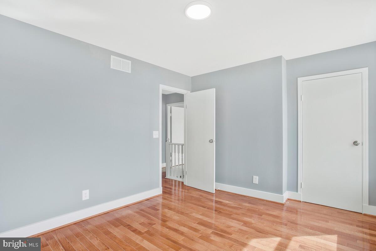 GRAYTON MANOR - Residential