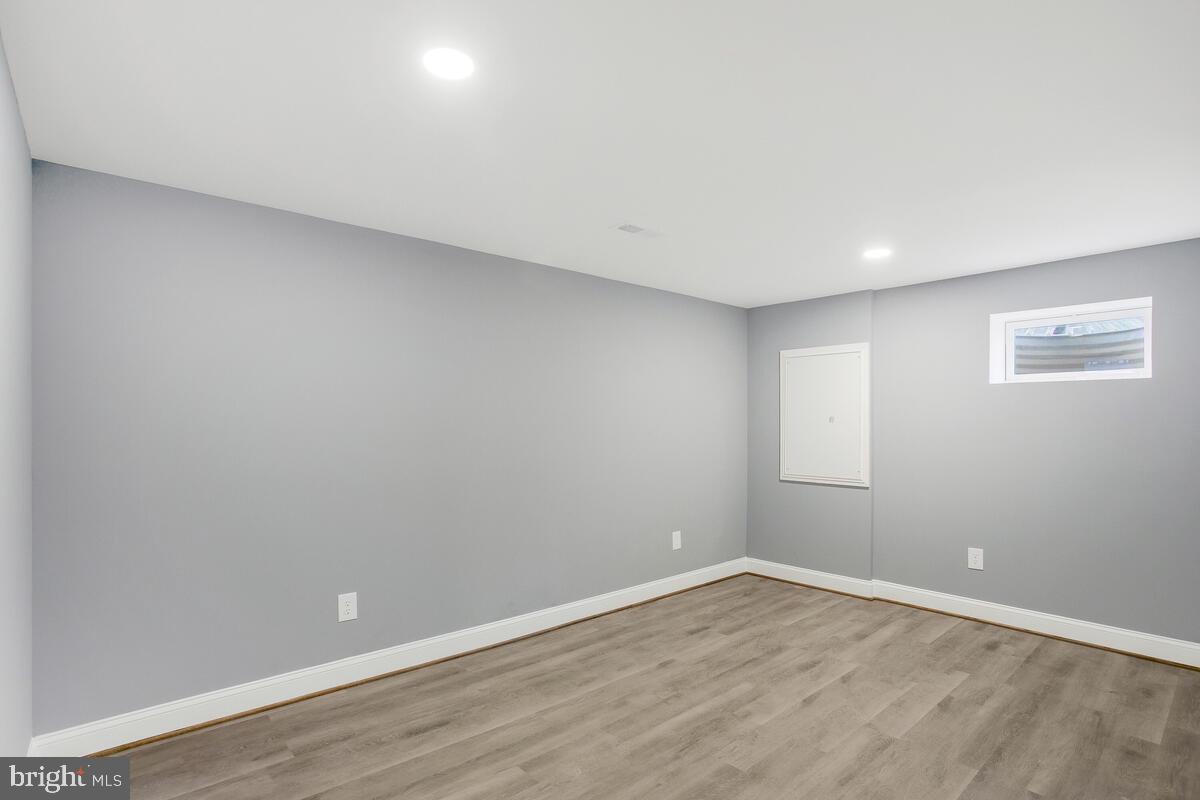 GRAYTON MANOR - Residential