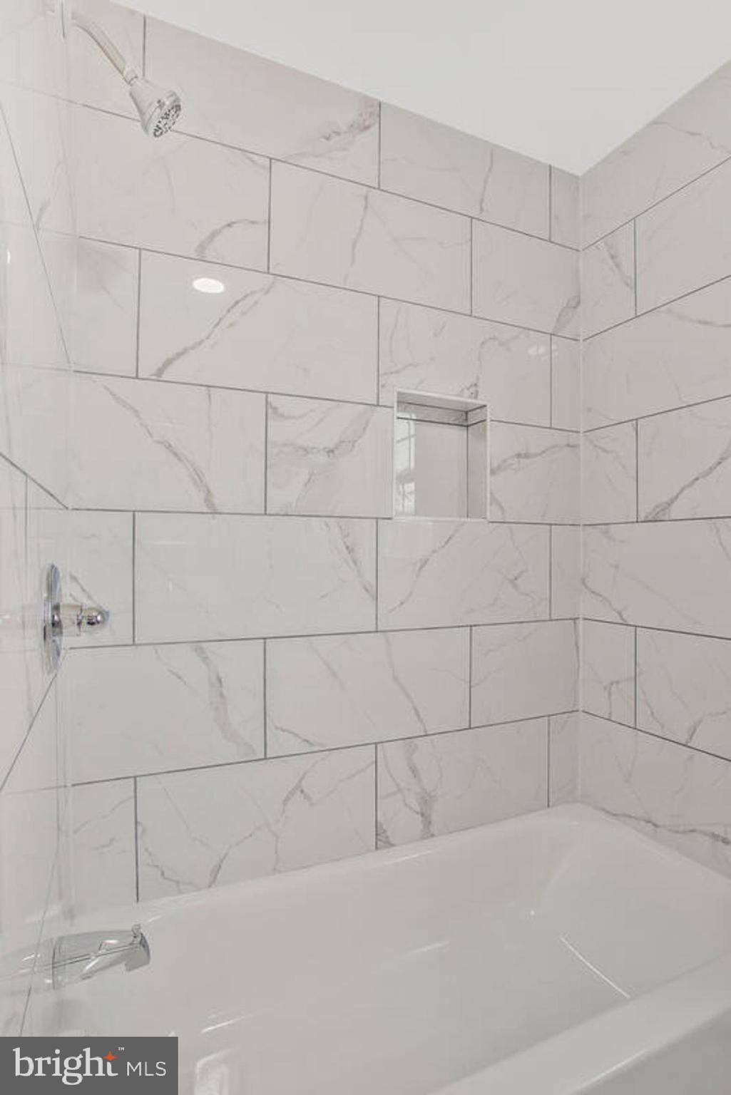 GRAYTON MANOR - Residential