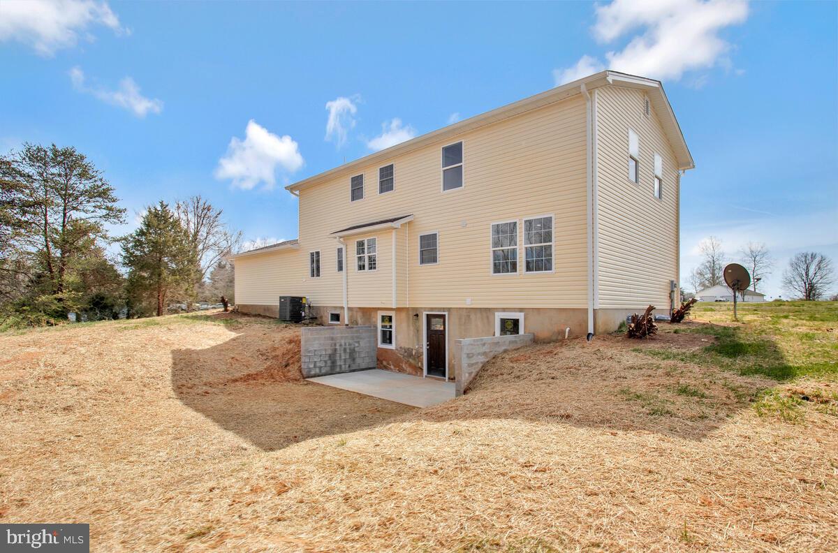 GRAYTON MANOR - Residential