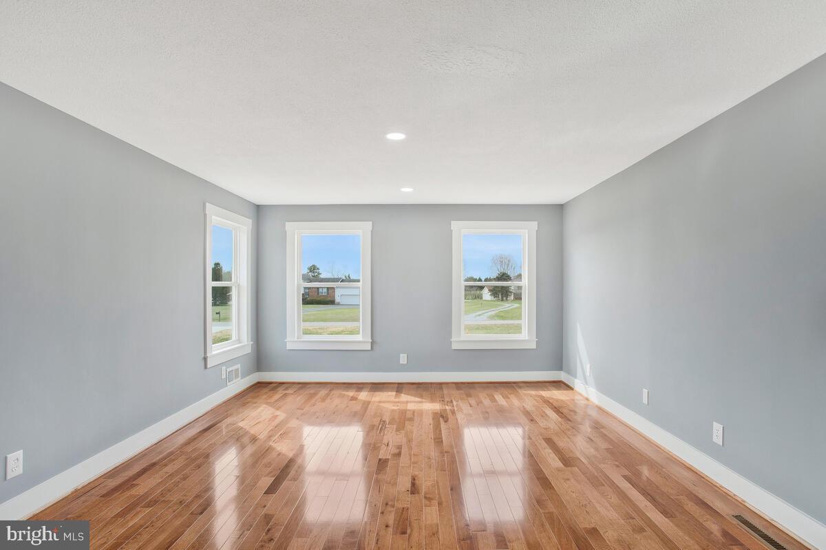 GRAYTON MANOR - Residential