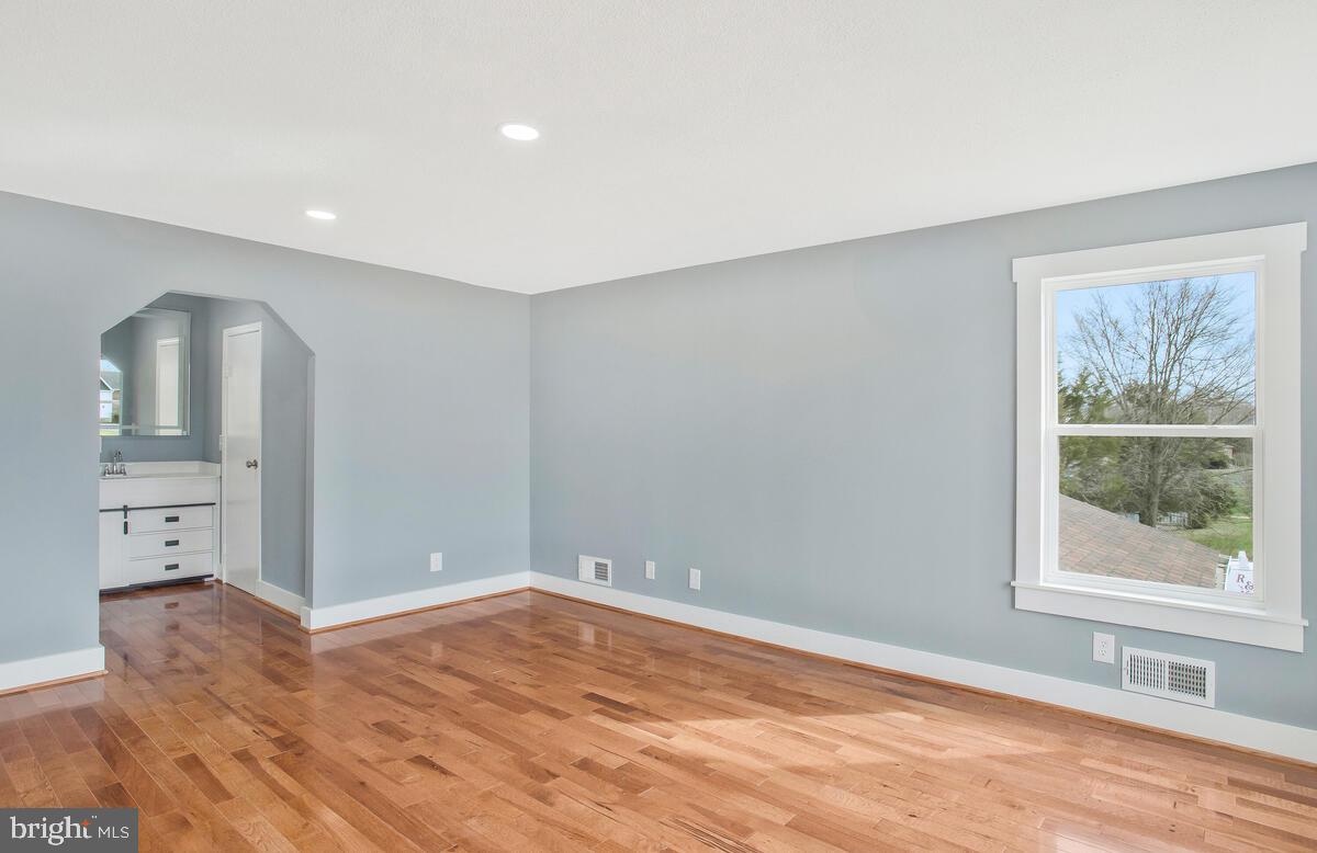 GRAYTON MANOR - Residential