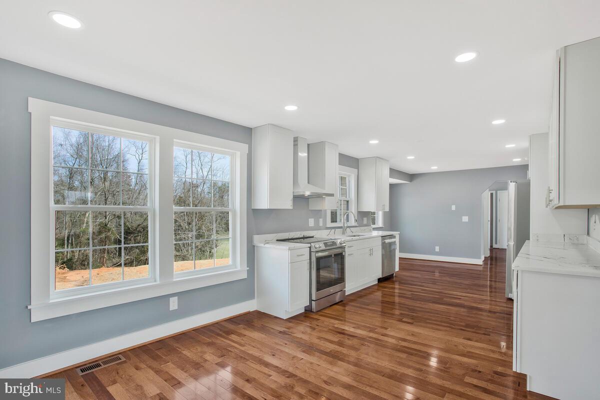 GRAYTON MANOR - Residential