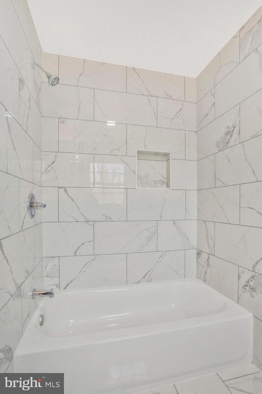 GRAYTON MANOR - Residential