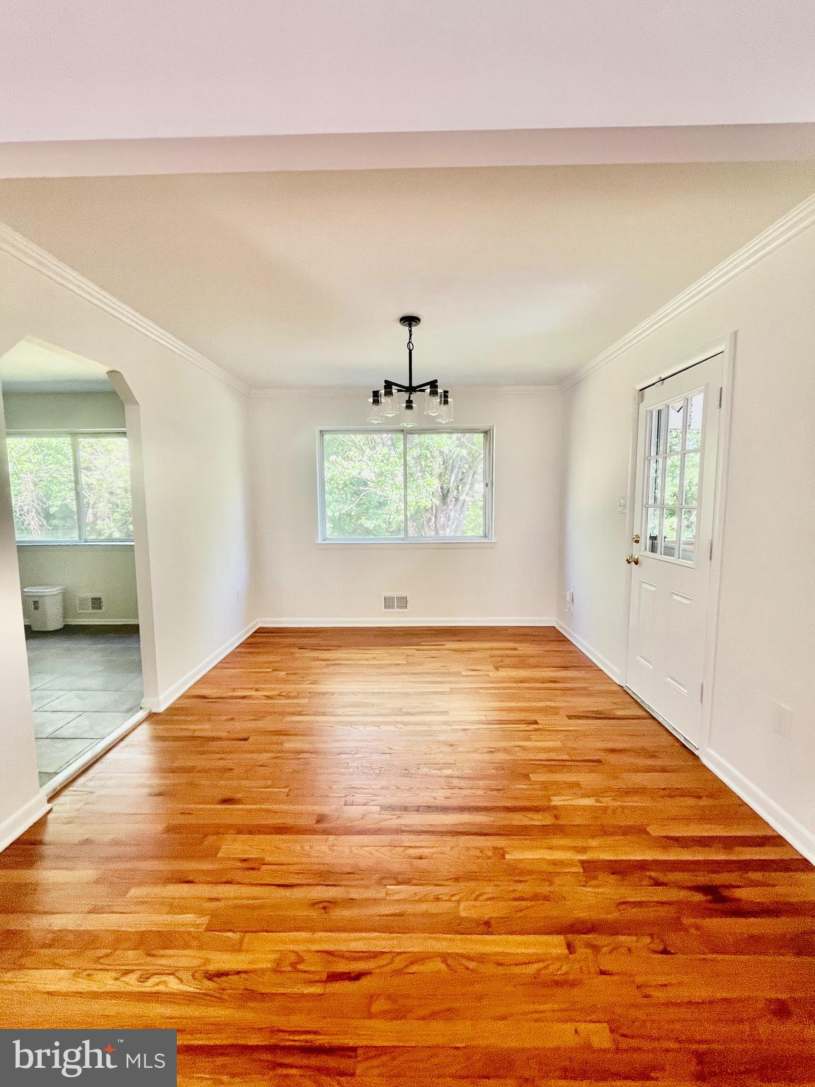 5014 WOODFORD LANE