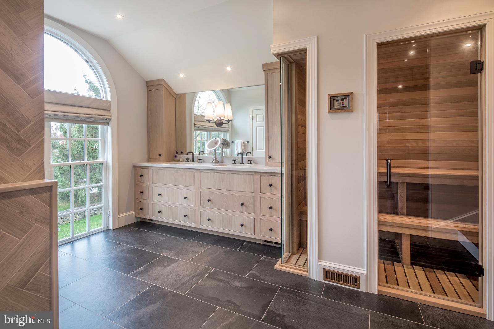 STONEHENGE - Residential