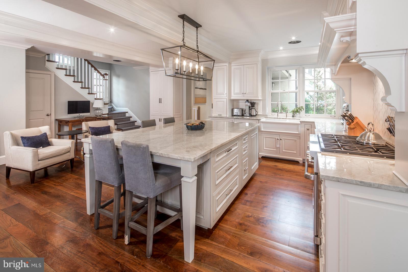 STONEHENGE - Residential