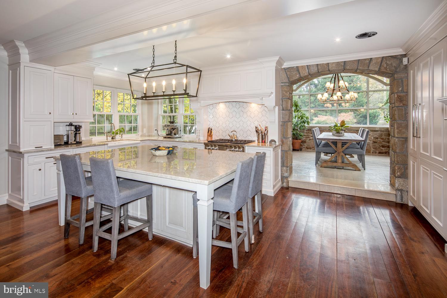 STONEHENGE - Residential