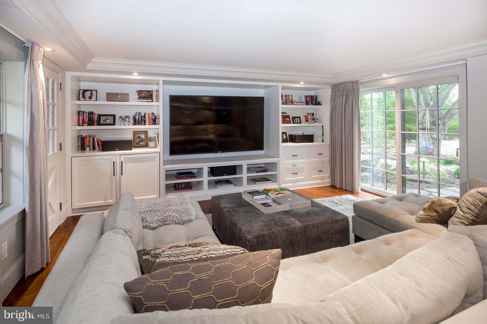 STONEHENGE - Residential