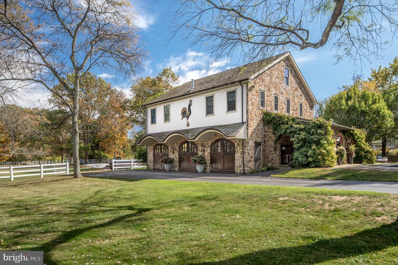 STONEHENGE - Residential